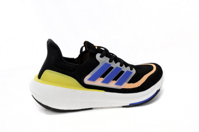 Adidas Ultra Boost 2023 LIGHT Black And yallow blue4